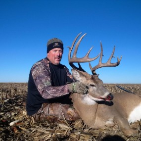 Texas whitetail deer hunts and mule deer hunts at All American Outfitter